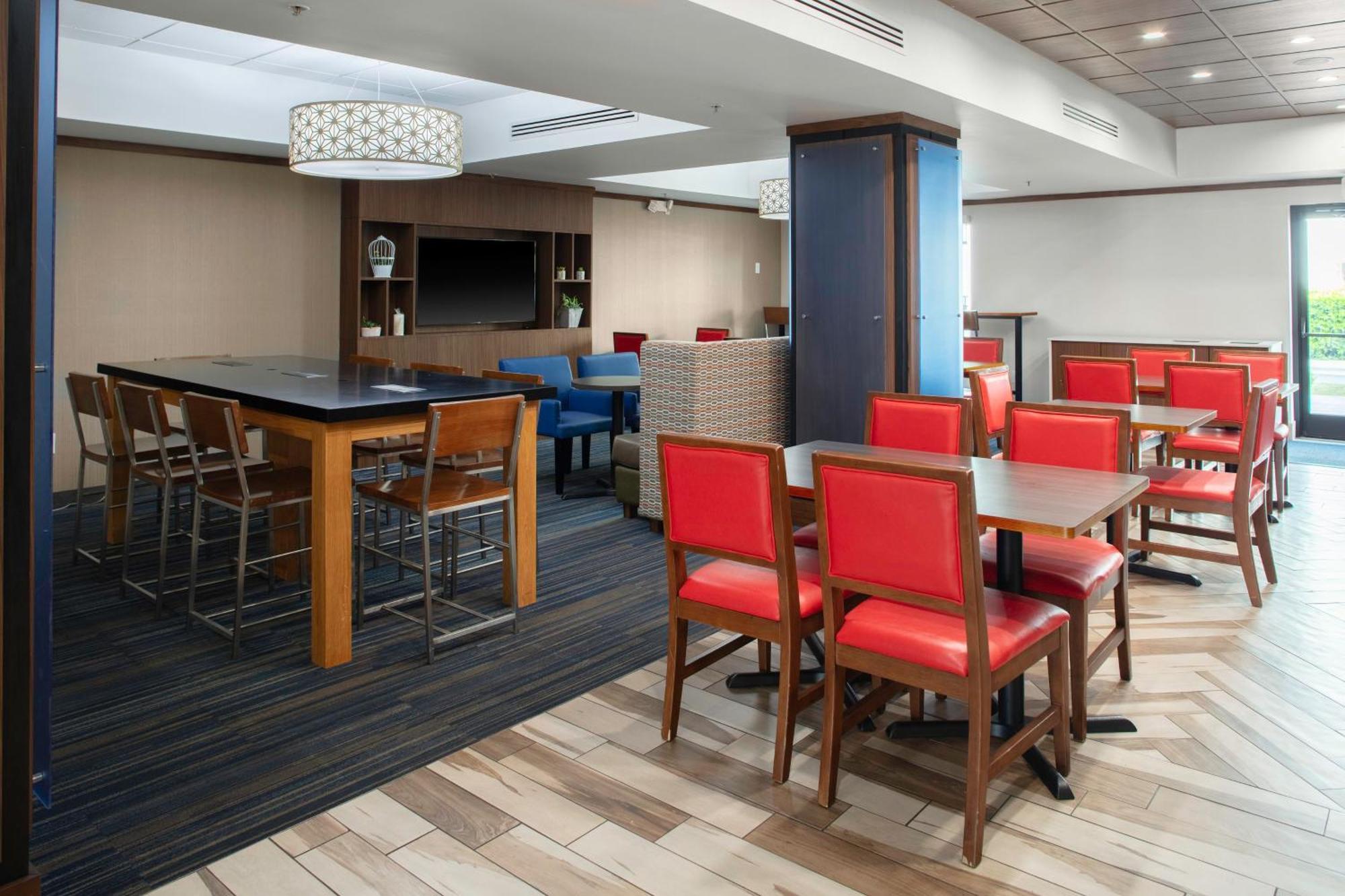 Holiday Inn Express & Suites Roanoke Rapids By Ihg Ngoại thất bức ảnh