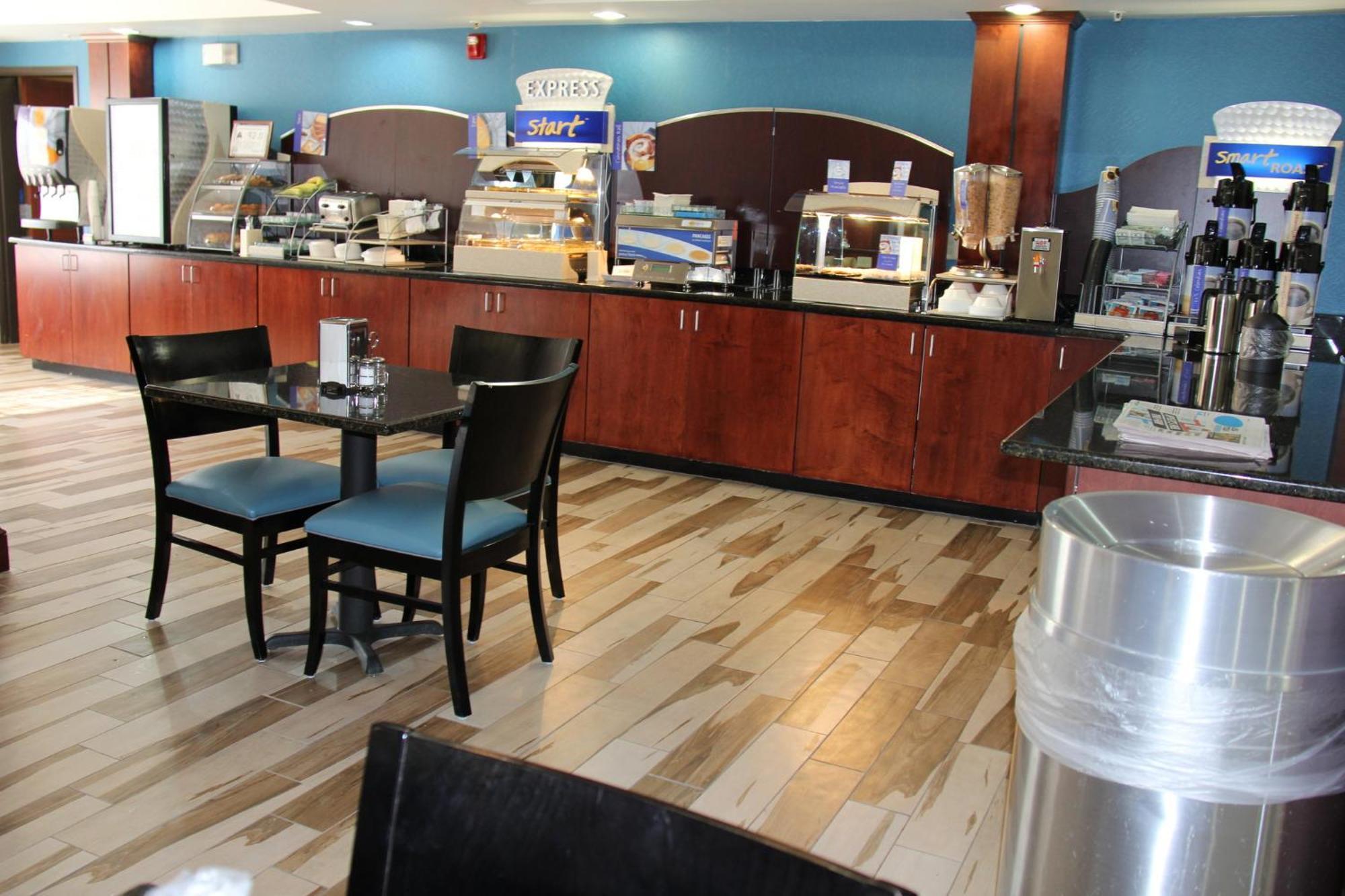 Holiday Inn Express & Suites Roanoke Rapids By Ihg Ngoại thất bức ảnh