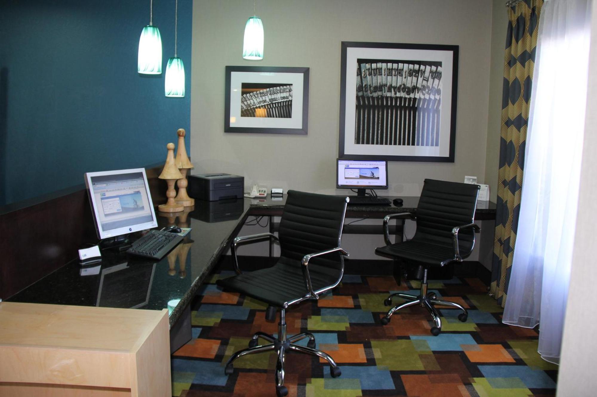Holiday Inn Express & Suites Roanoke Rapids By Ihg Ngoại thất bức ảnh