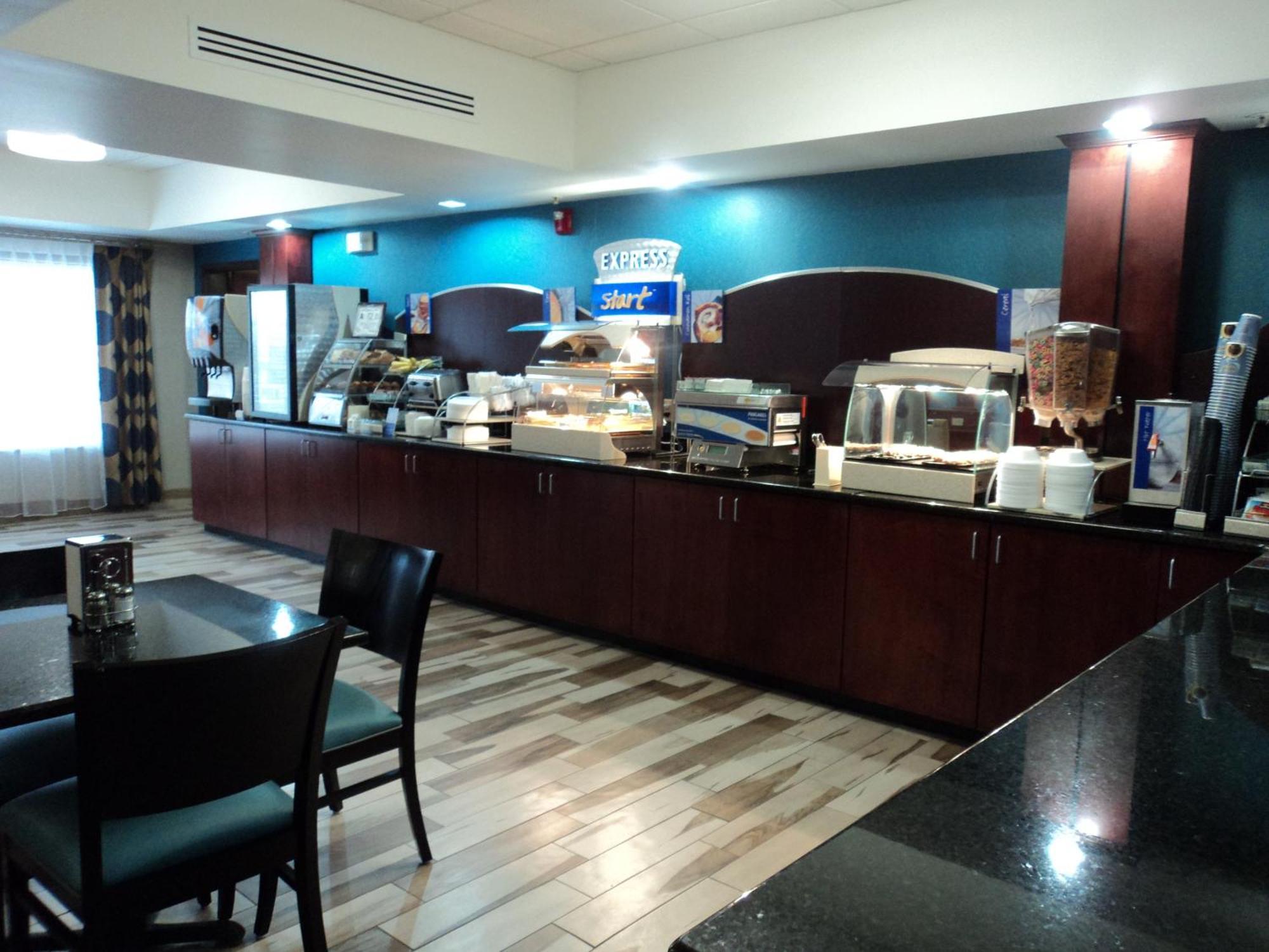 Holiday Inn Express & Suites Roanoke Rapids By Ihg Ngoại thất bức ảnh