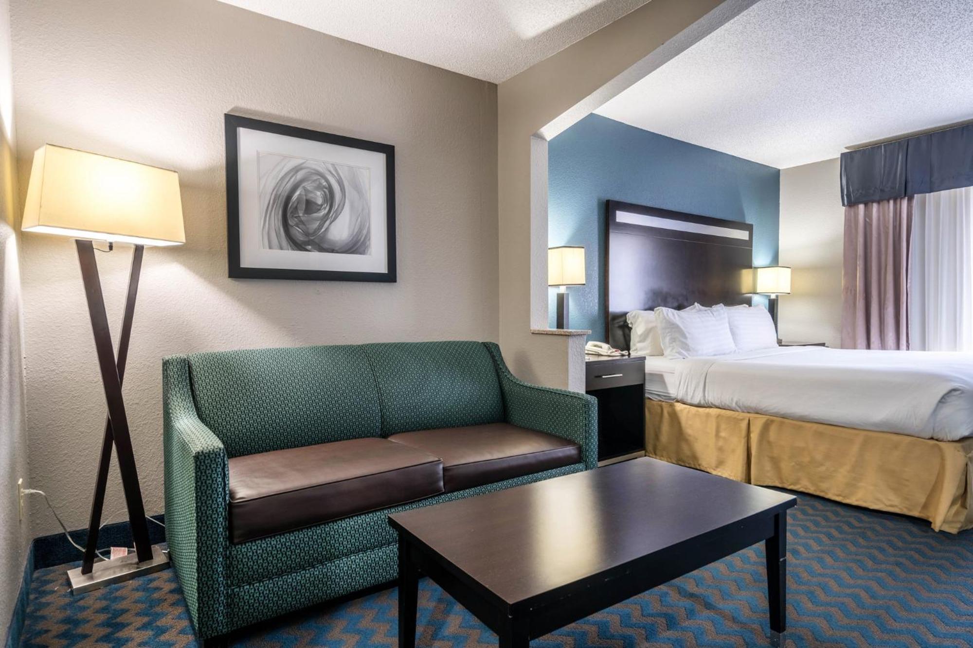 Holiday Inn Express & Suites Roanoke Rapids By Ihg Ngoại thất bức ảnh