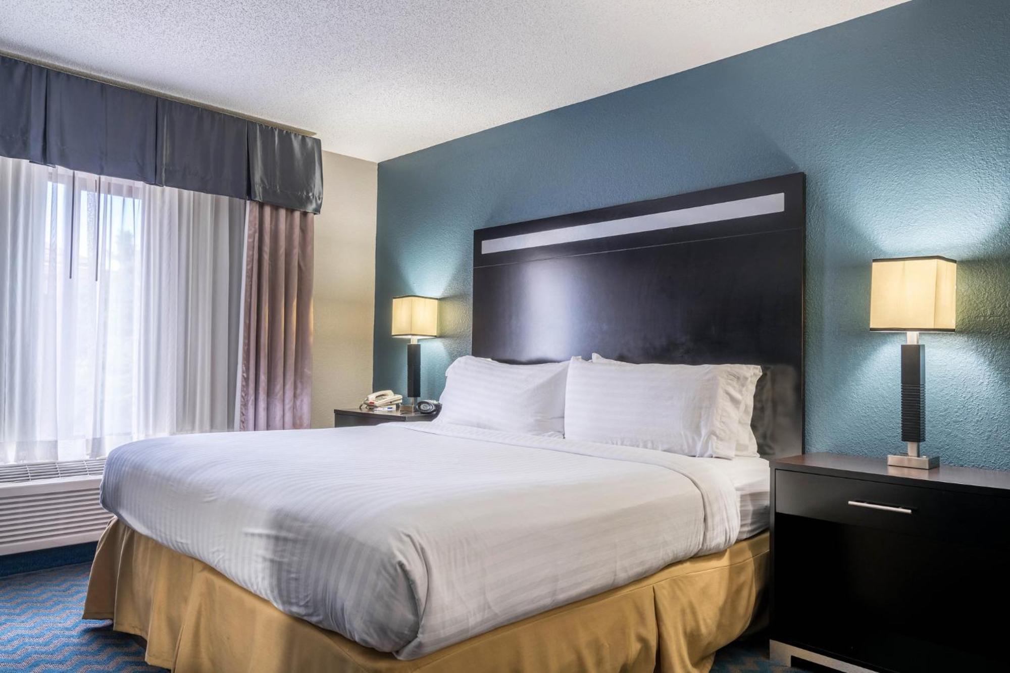 Holiday Inn Express & Suites Roanoke Rapids By Ihg Ngoại thất bức ảnh