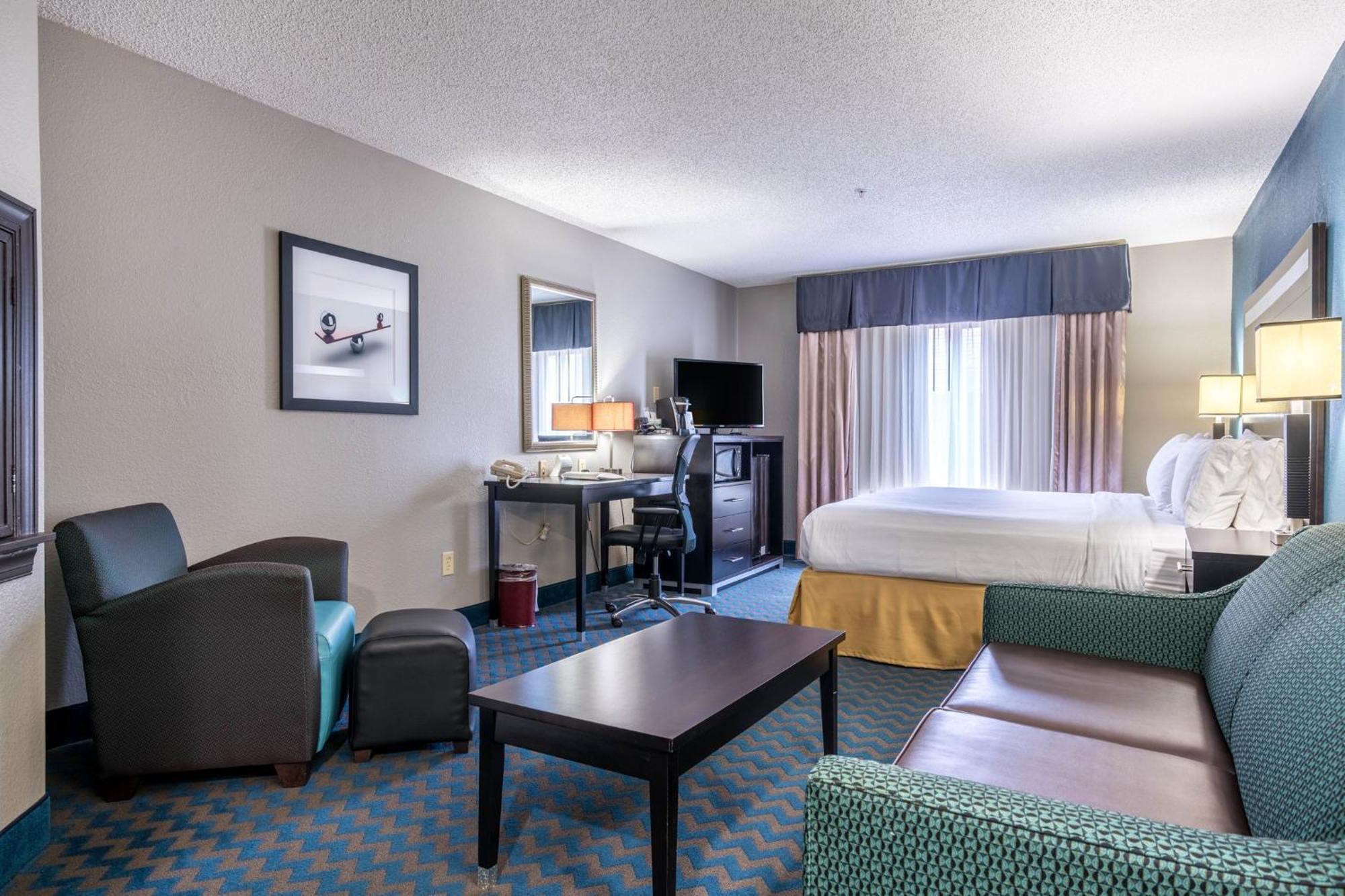 Holiday Inn Express & Suites Roanoke Rapids By Ihg Ngoại thất bức ảnh