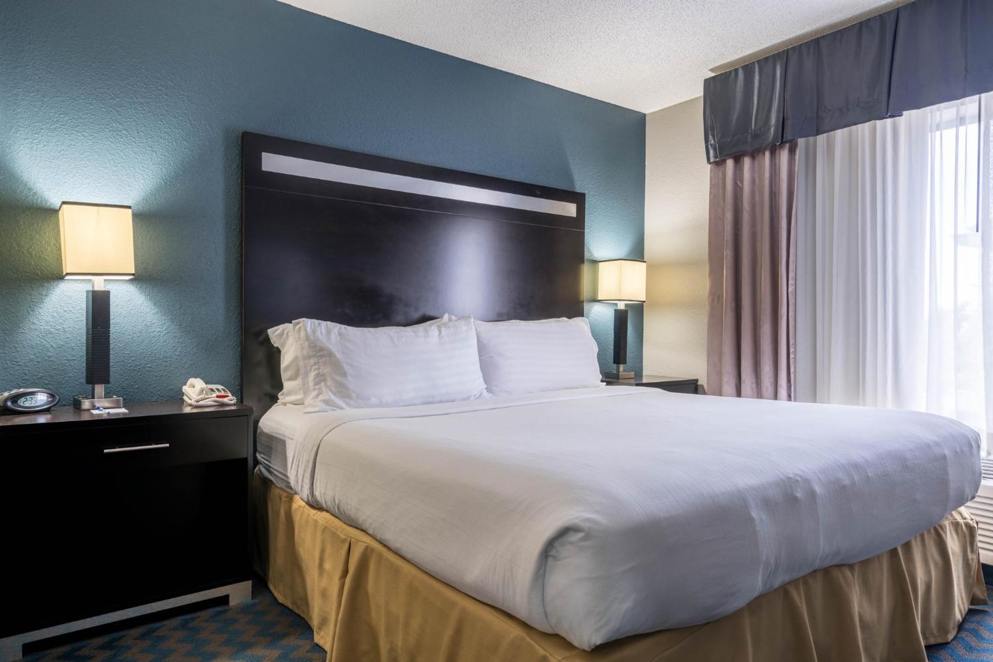 Holiday Inn Express & Suites Roanoke Rapids By Ihg Ngoại thất bức ảnh